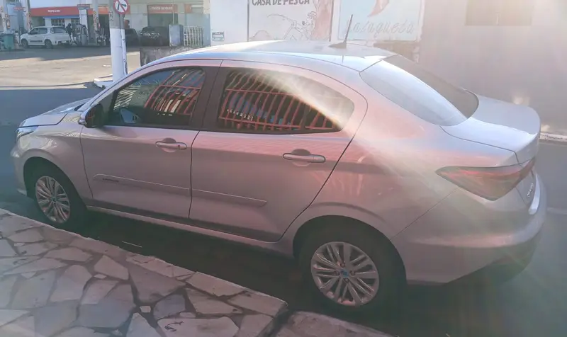 Fiat Cronos Drive 1.0