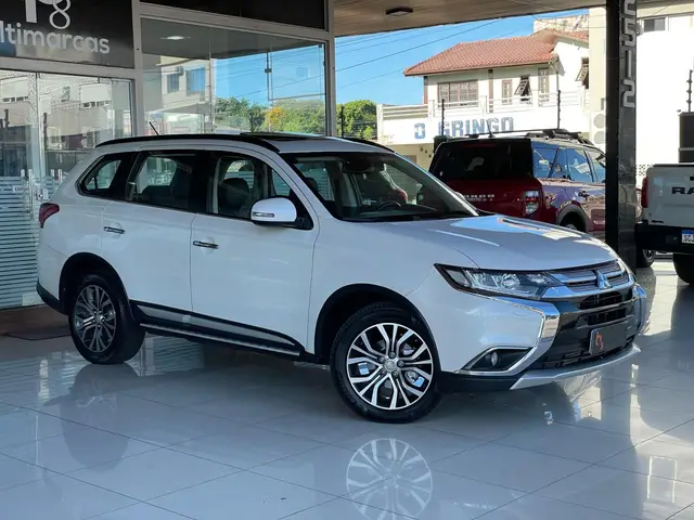 Carro Mitsubishi Outlander 2016 2.2 DI-D 4WD (Aut)