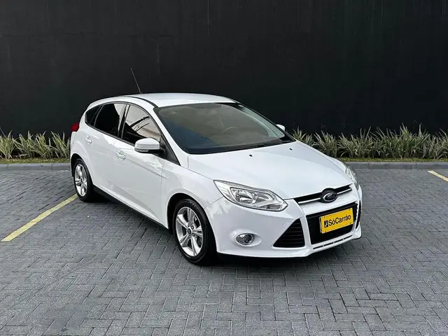 Carro Ford Focus Hatch 2015 SE 1.6 16V TiVCT