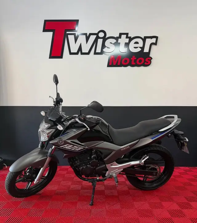 Moto Yamaha YS 250 Fazer 2015 Blueflex