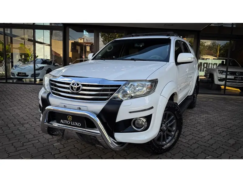 Toyota Hilux SW4 SRV 3.0 4X4 (7 Lugares)