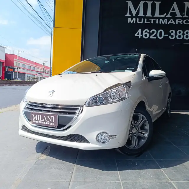 Carro Peugeot 208 2014 Griffe 1.6 16V (Flex)