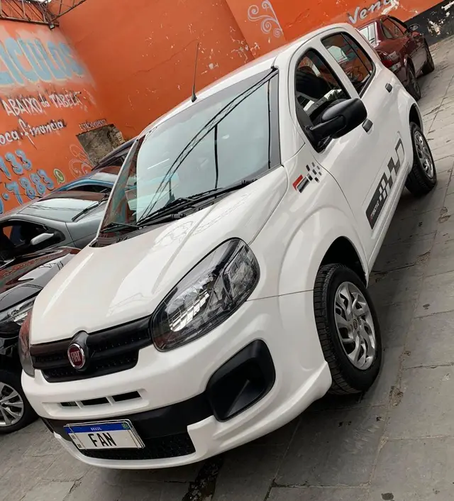 Carro Fiat Uno 2019 Attractive 1.0 8V (Flex) 4p