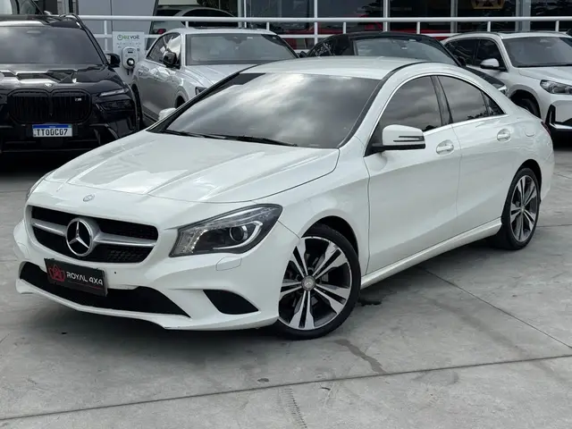 Carro Mercedes-Benz Classe CLA 2016 CLA 200 Urban DCT (Flex)