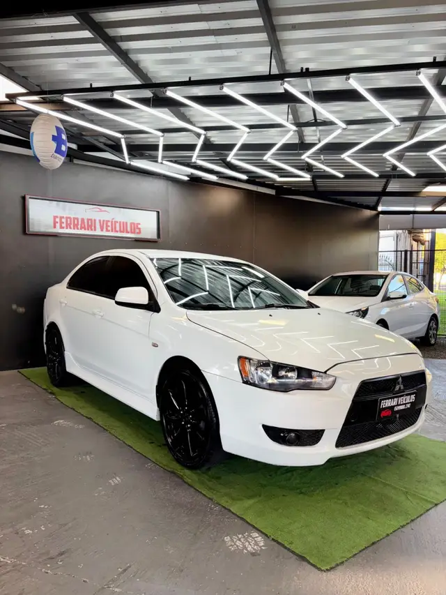 Carro Mitsubishi Lancer 2013 2.0 16V