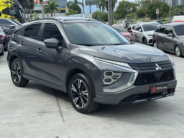 Carro Mitsubishi Eclipse Cross 2023 HPE-S Sport 1.5 16V Aut.