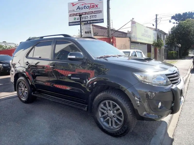 Toyota Hilux SW4 3.0 TDI 4x4 SRV 5L