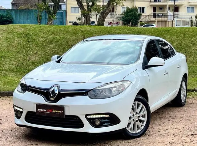 Carro Renault Fluence 2015 2.0 16V Dynamique (Flex)