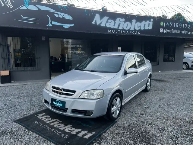 Carro Chevrolet Astra Hatch 2004 CD 2.0 8V