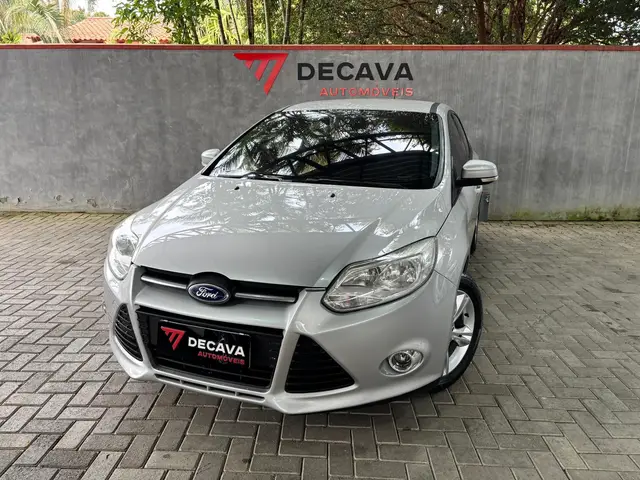 Carro Ford Focus Hatch 2014 SE 1.6 16V TiVCT PowerShift
