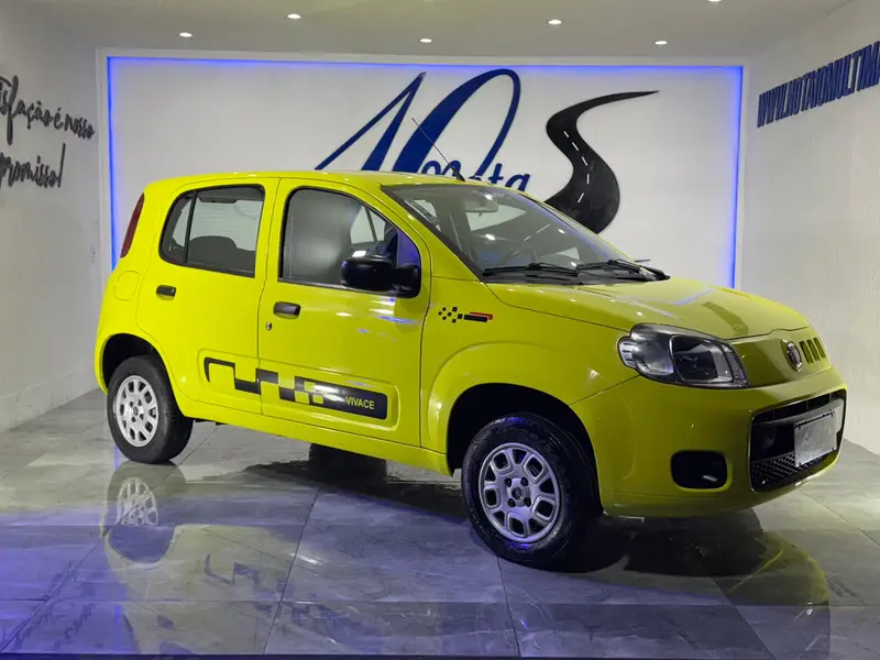 Fiat Uno Vivace College 1.0 8V (Flex) 4p