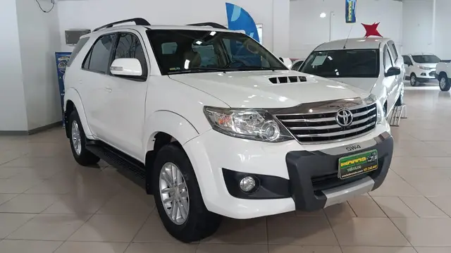 Carro Toyota Hilux SW4 2014 3.0 TDI 4x4 SRV 7L