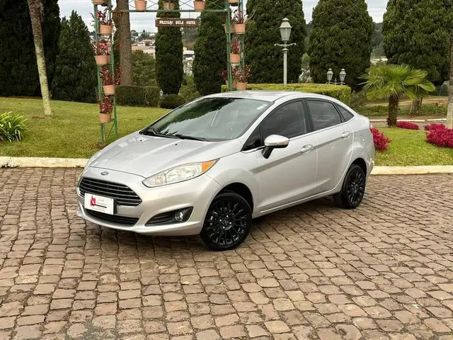 Carro Ford New Fiesta Sedan 2014 1.6 Titanium PowerShift (Flex)