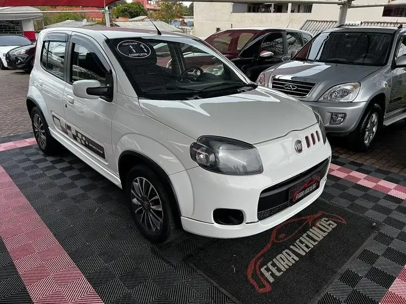 Fiat Sporting 1.4 8V (Flex) 4p