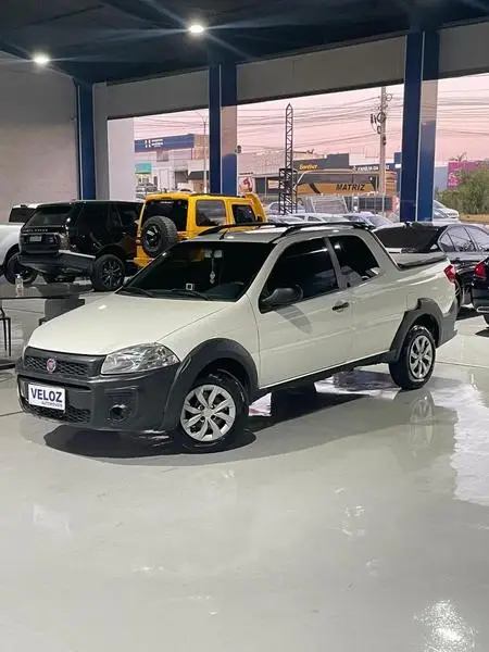 Fiat Strada Adv.1.8 16V Dualogic Flex CD