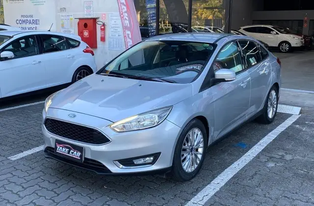 Carro Ford Focus Sedan 2017 SE 2.0 PowerShift