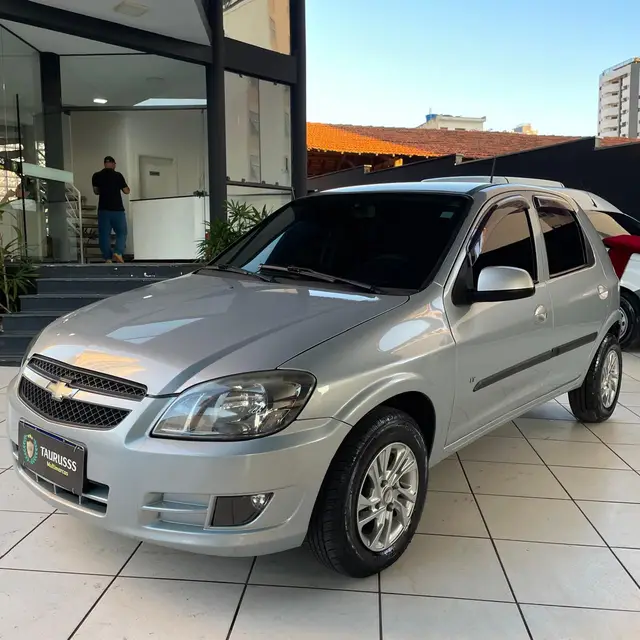 Carro Chevrolet Celta 2012 LT 1.0 (Flex)