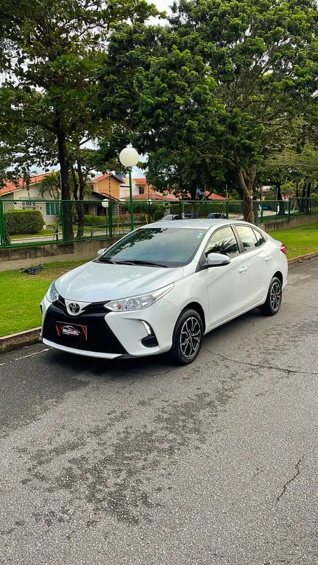 Carro Toyota Yaris Sedan 2023 XL 1.5 Flex 16V 4p Aut.