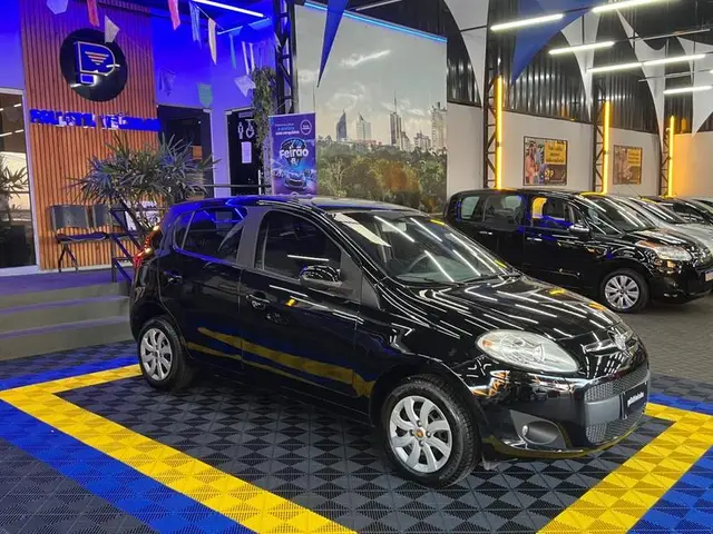 Carro Fiat Palio 2014 Attractive 1.4 8V (Flex)
