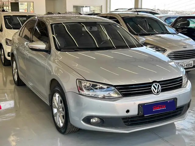 Carro Volkswagen Jetta 2014 2.0 Comfortline (Flex)