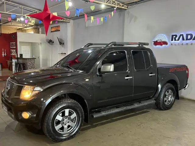 Carro Nissan Frontier 2015 2.5 TD CD 4x4 SV Attack