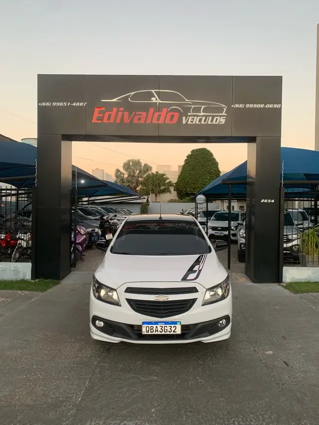 Carro Chevrolet Onix 2015 1.4 Effect SPE/4
