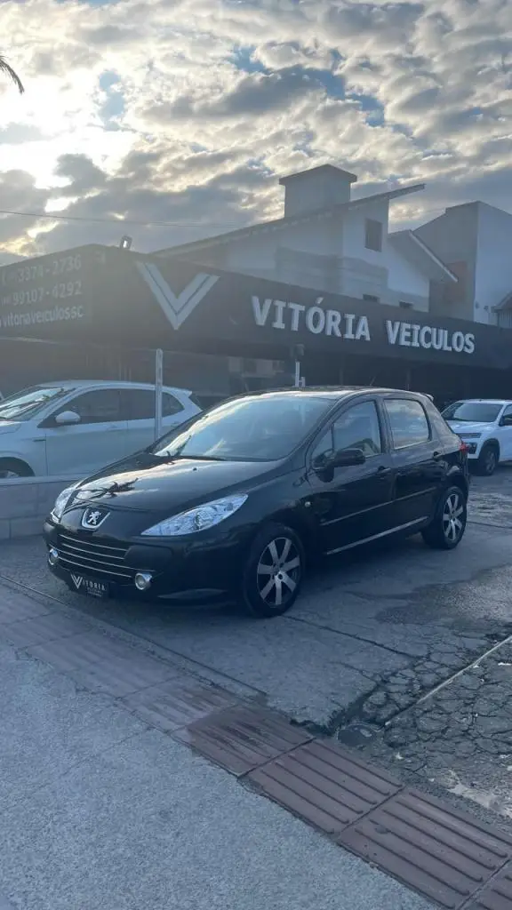 Carro Peugeot 307 2011 Hatch. Presence 1.6 16V (flex)