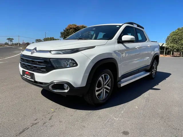 Carro Fiat Toro 2018 Freedom 2.4 TigerShark AT9 (Flex)
