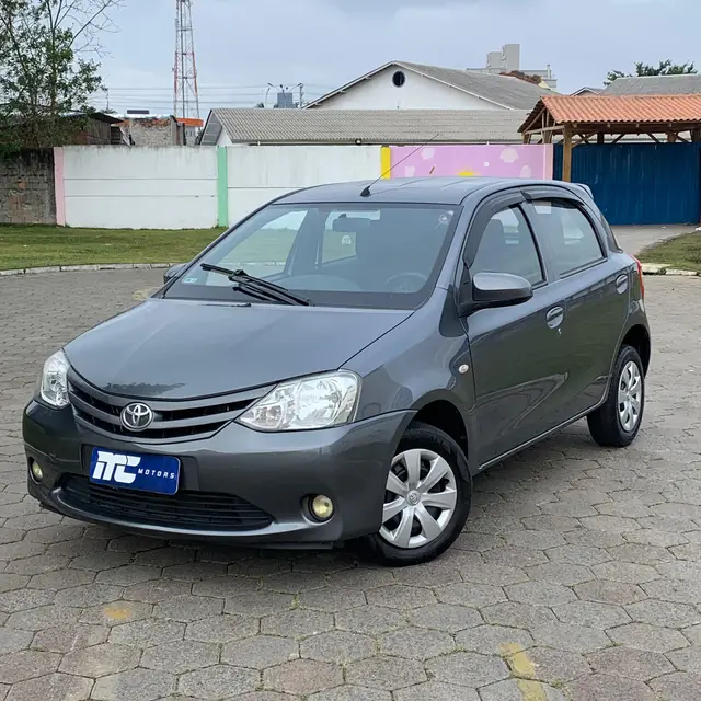 Carro Toyota Etios 2015 X 1.3 (Flex)