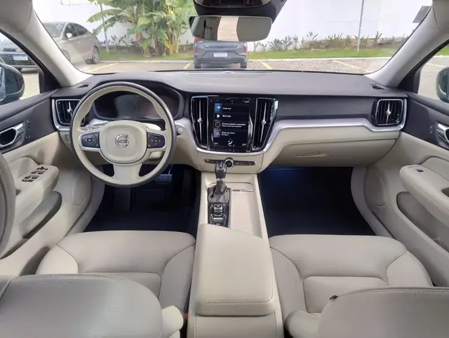 Carro Volvo S60 2020 2.0 T4 Drive-E Momentum