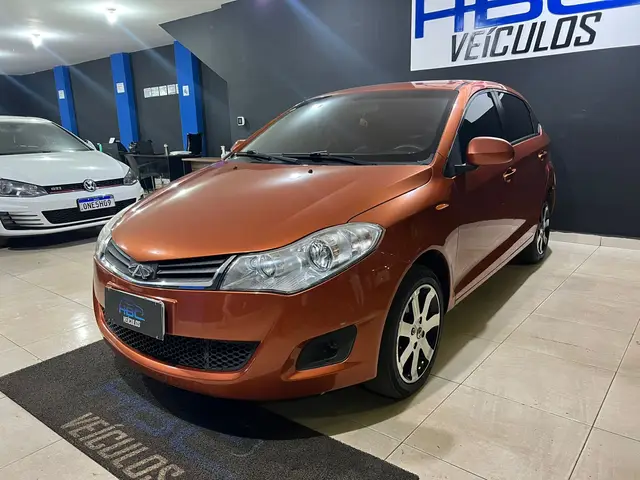Carro CAOA Chery Celer 2015 Hatch 1.5 16V ACT (Flex)