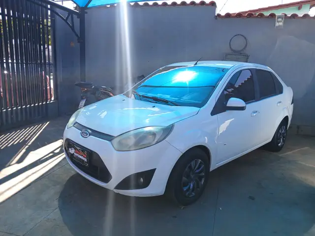 Carro Ford Fiesta Sedan 2014 SE Plus 1.6 RoCam (Flex)