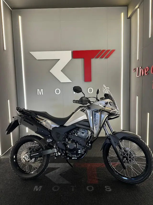 Moto Honda XRE Sahara 300 2025 Adventure