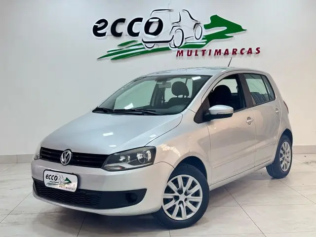 Carro Volkswagen Fox 2014 1.0 TEC (Flex) 4p