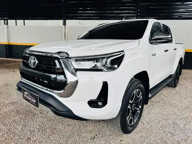 Carro Toyota Hilux Cabine Dupla 2024 SRV 4x4 2.8 Diesel