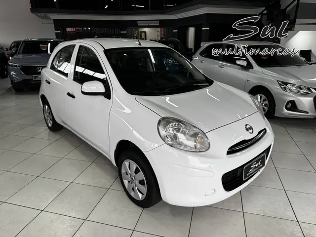 Carro Nissan March 2013 1.0 16V (Flex)