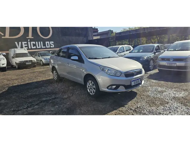 Carro Fiat Grand Siena 2013 Evo Attractive 1.4 8V (Flex)