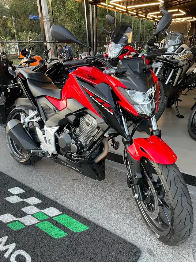 Moto Honda CB 300F Twister 2024 (CBS)