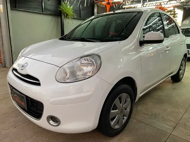 Carro Nissan March 2014 1.6 16V S (Flex)