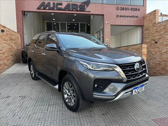 Carro Toyota SW4 2022 SRX 2.8 turbodiesel 7L 4x4 (Aut)