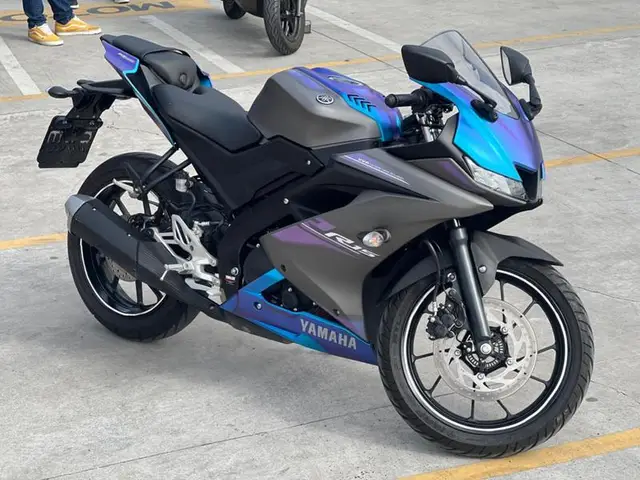 Moto Yamaha YZF R15 2025 ABS