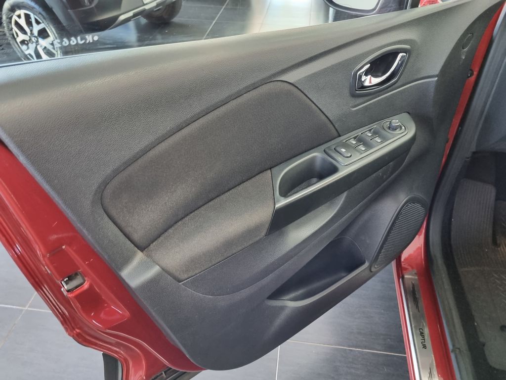 Captur Intense 1.6 16v SCe CVT (Flex)