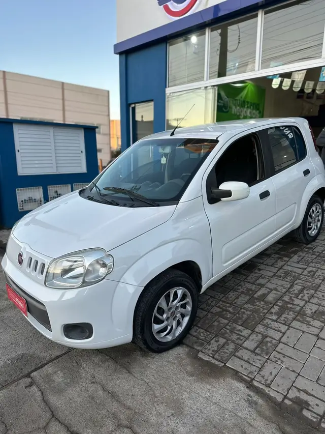 Carro Fiat Uno 2015 Vivace Italia 1.0 8V (Flex) 4p