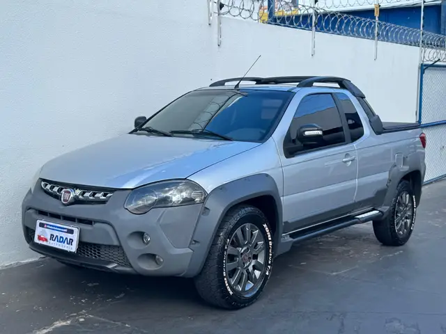 Carro Fiat Strada 2018 Adventure 1.8 16V (Flex) (Cabine Estendida)