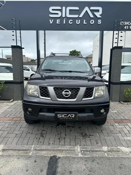Carro Nissan Frontier 2013 LE 4x4 2.5 16V (cab. dupla)