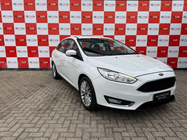 Carro Ford Focus Sedan 2017 SE 2.0 PowerShift