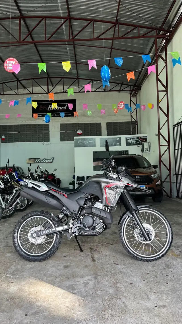 Moto Yamaha XTZ 250 Lander 2025 Connected