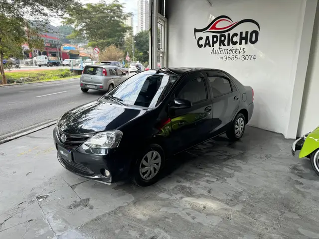Carro Toyota Etios Sedan 2017 XS 1.5 (Aut) (Flex)