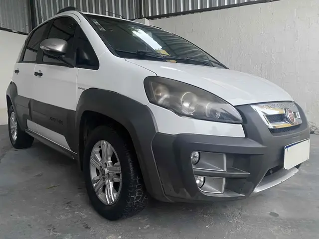 Carro Fiat Idea 2014 Adventure 1.8 16V E.TorQ (Flex)