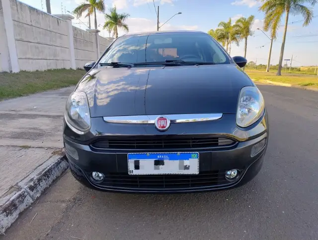 Carro Fiat Punto 2014 Attractive 1.4 (Flex)